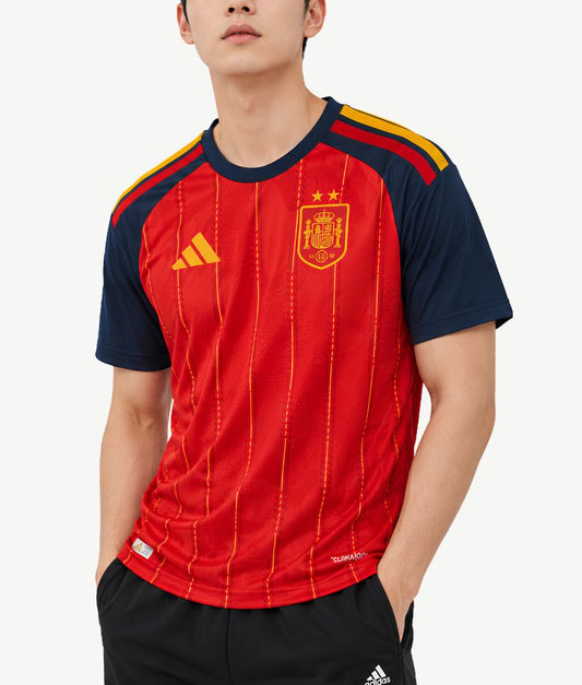 Camiseta España 2026 1ª equipación 2 estrellas vista de frente