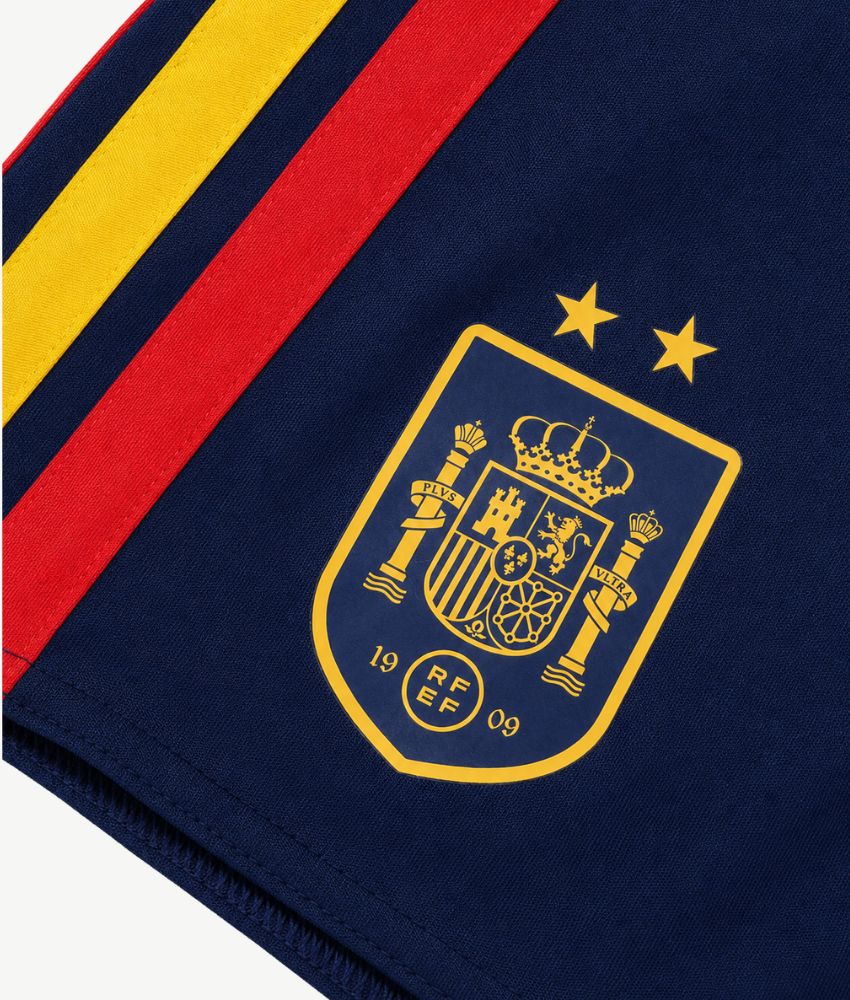 Conjunto niño España 2026 detalle tejido